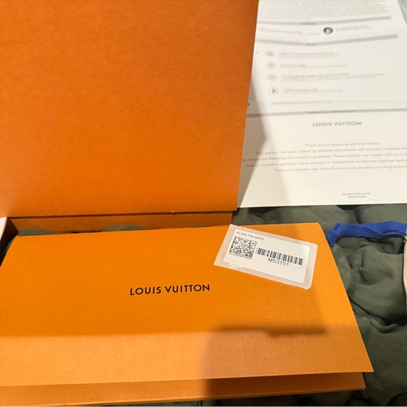 Louis Vuitton Alma PM Authentic - Picture 3 of 11